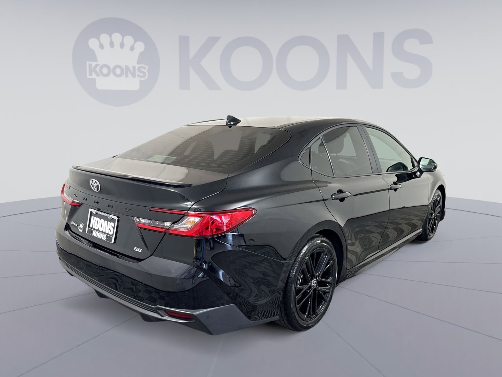 Used 2025 Toyota Camry SE w/ Multimedia Upgrade Package image 7