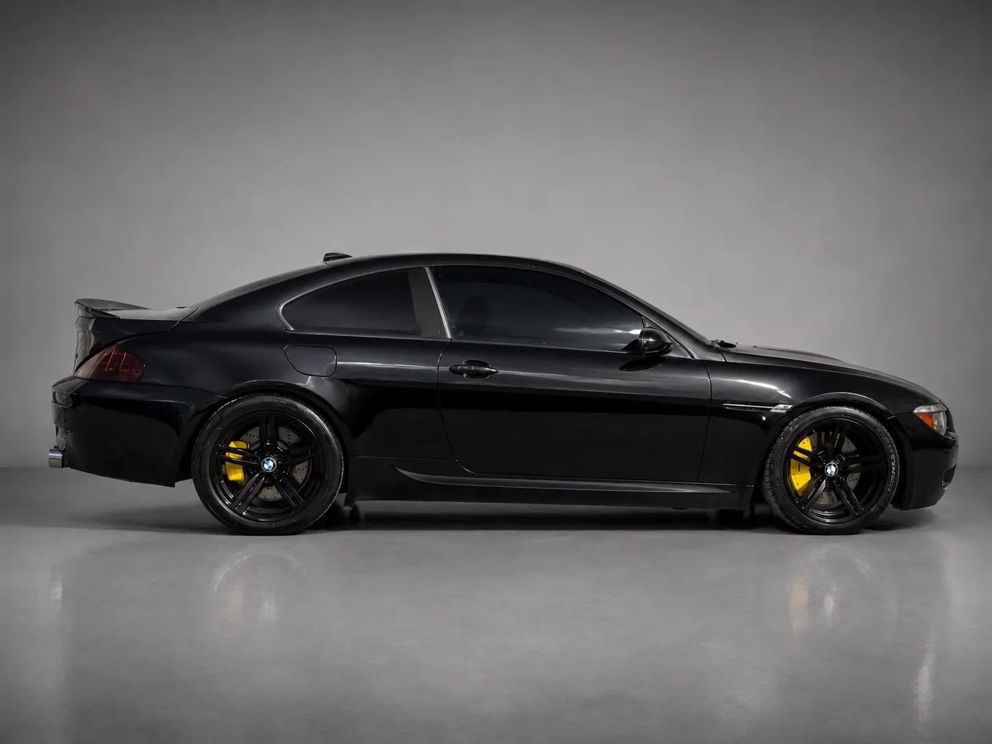 Used 2006 BMW M6 Coupe RWD image 2
