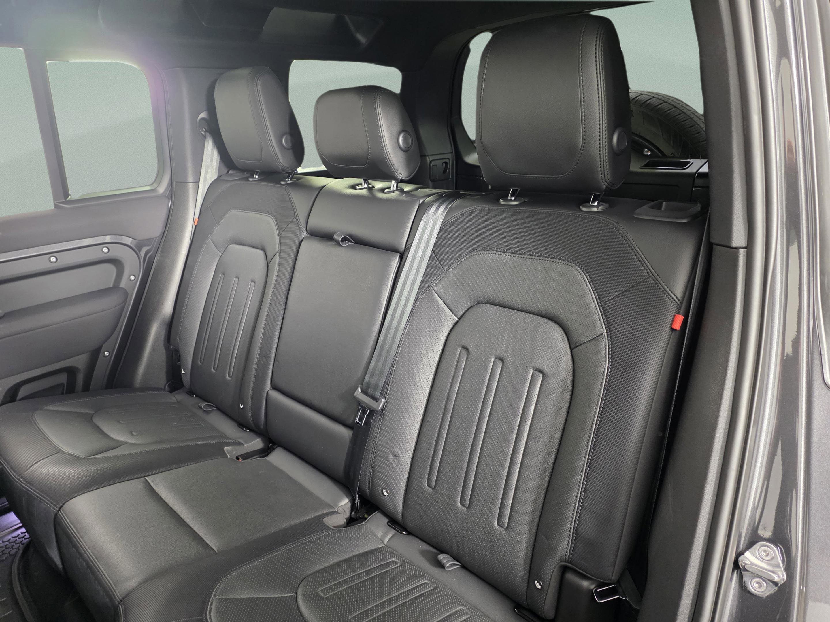 Used 2022 Land Rover Defender 110 X-Dynamic SE image 20