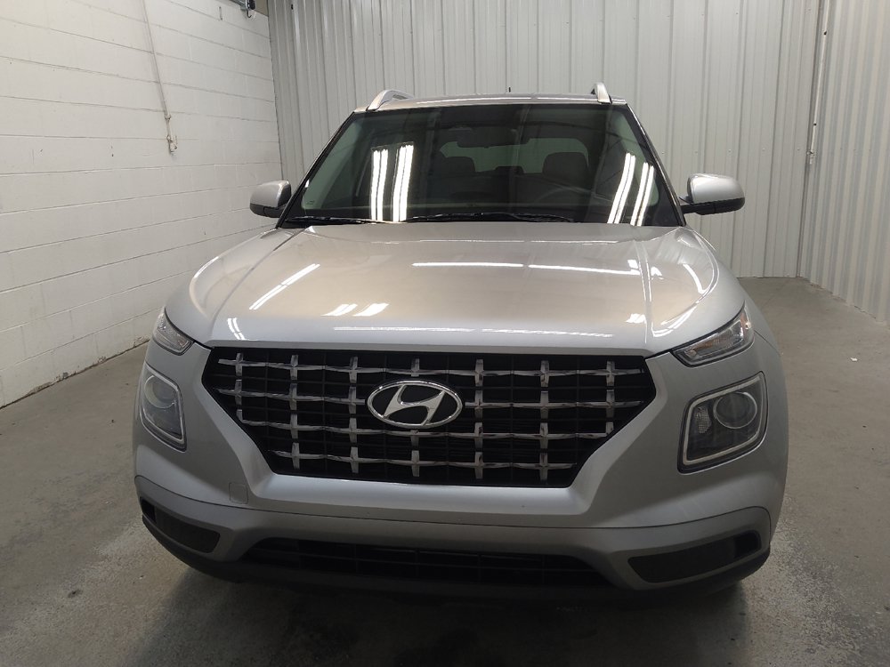 Used 2023 Hyundai Venue SEL FWD image 15