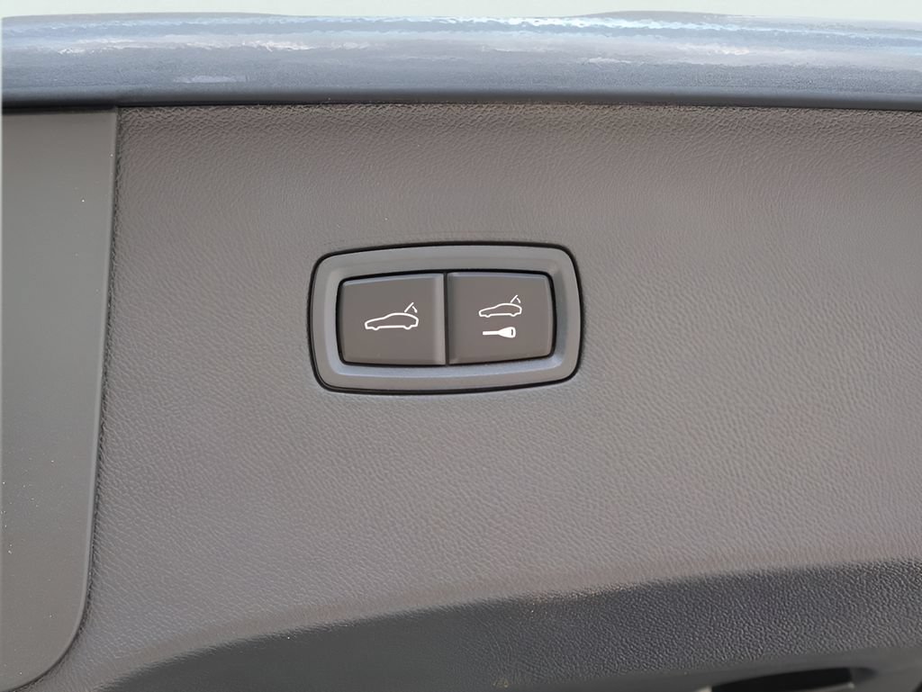 New 2026 Porsche Cayenne Coupe AWD/4WD image 18