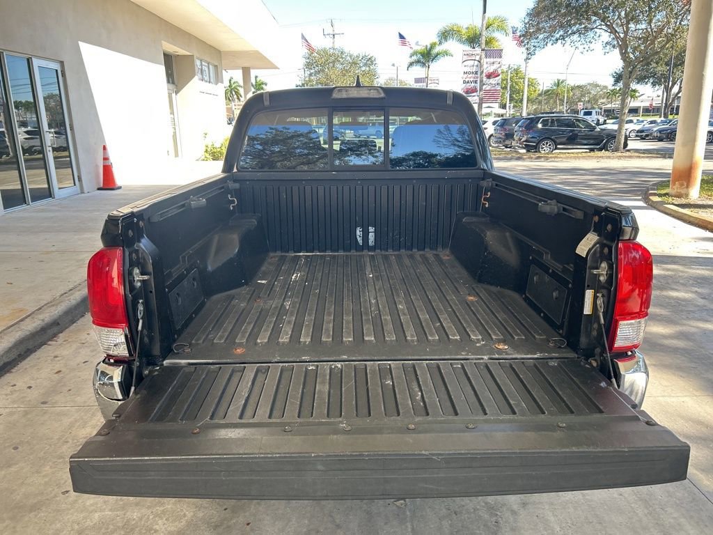 Used 2017 Toyota Tacoma SR5 w/ Tow Package image 31