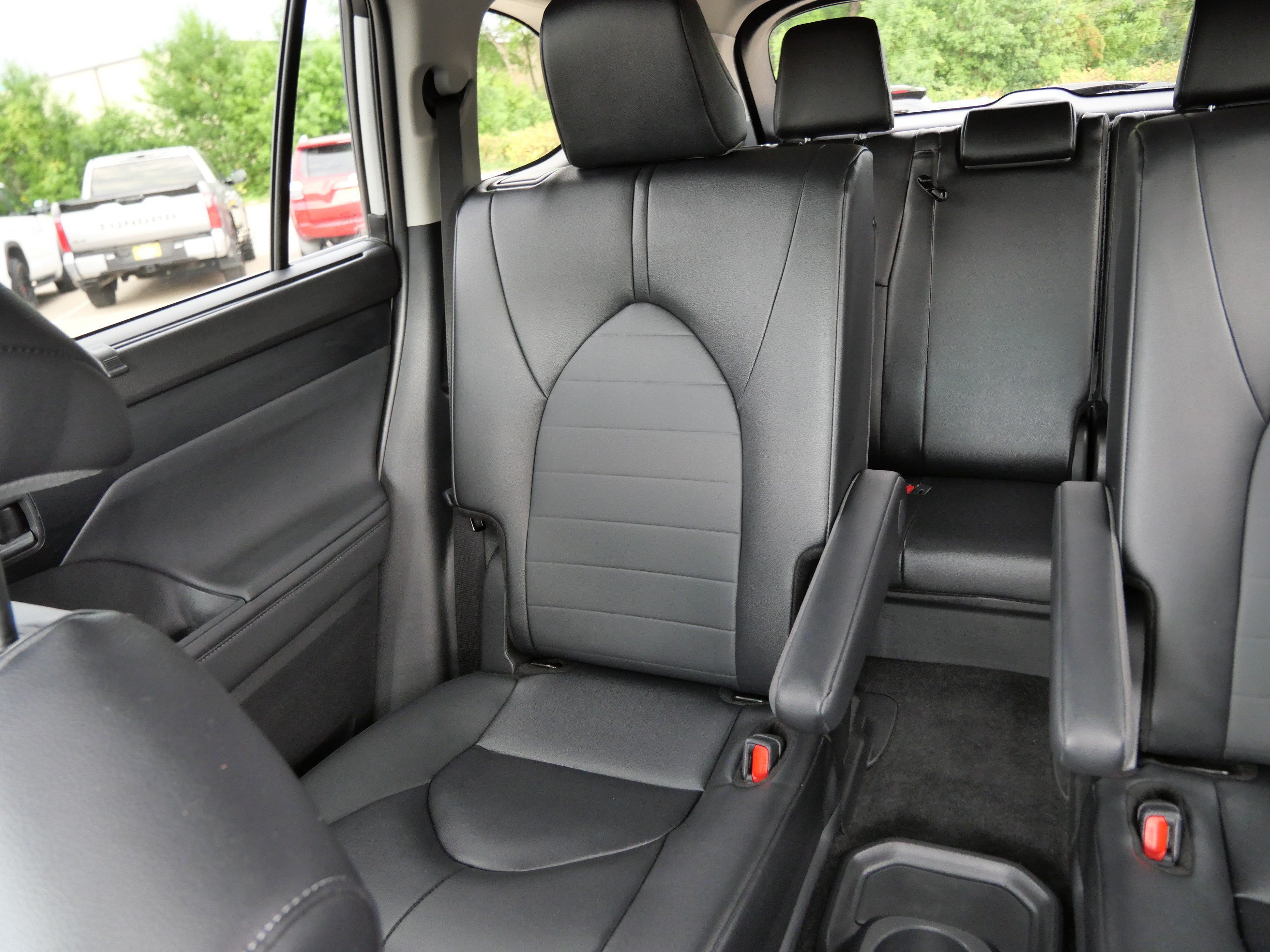 Certified 2025 Toyota Highlander XLE AWD/4WD image 13