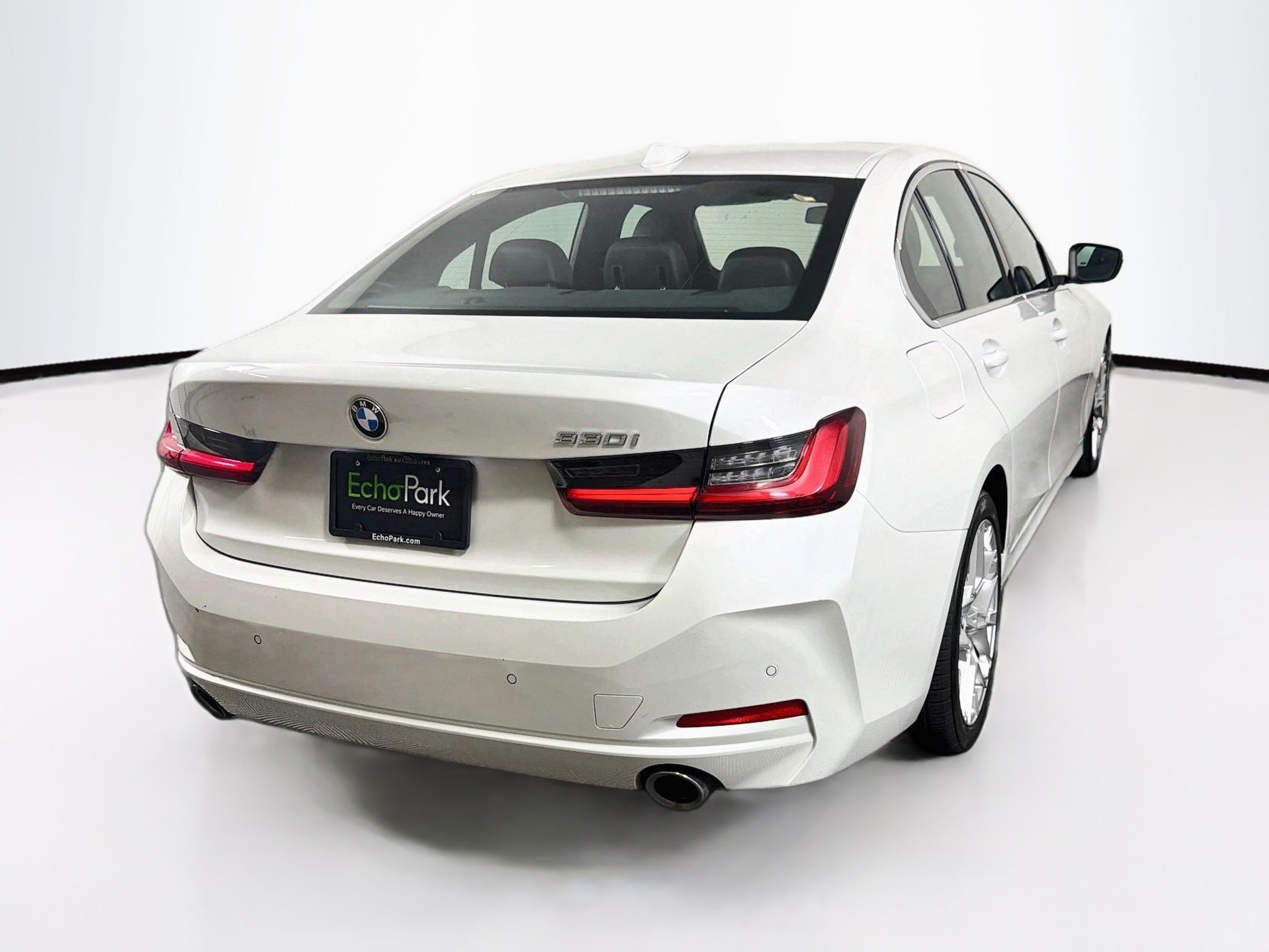 Used 2025 BMW 330i Sedan w/ Convenience Package RWD image 9