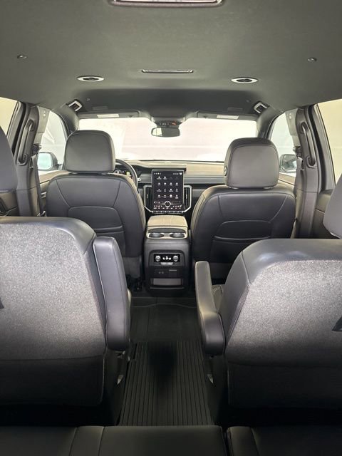 Used 2024 GMC Acadia Elevation FWD image 29