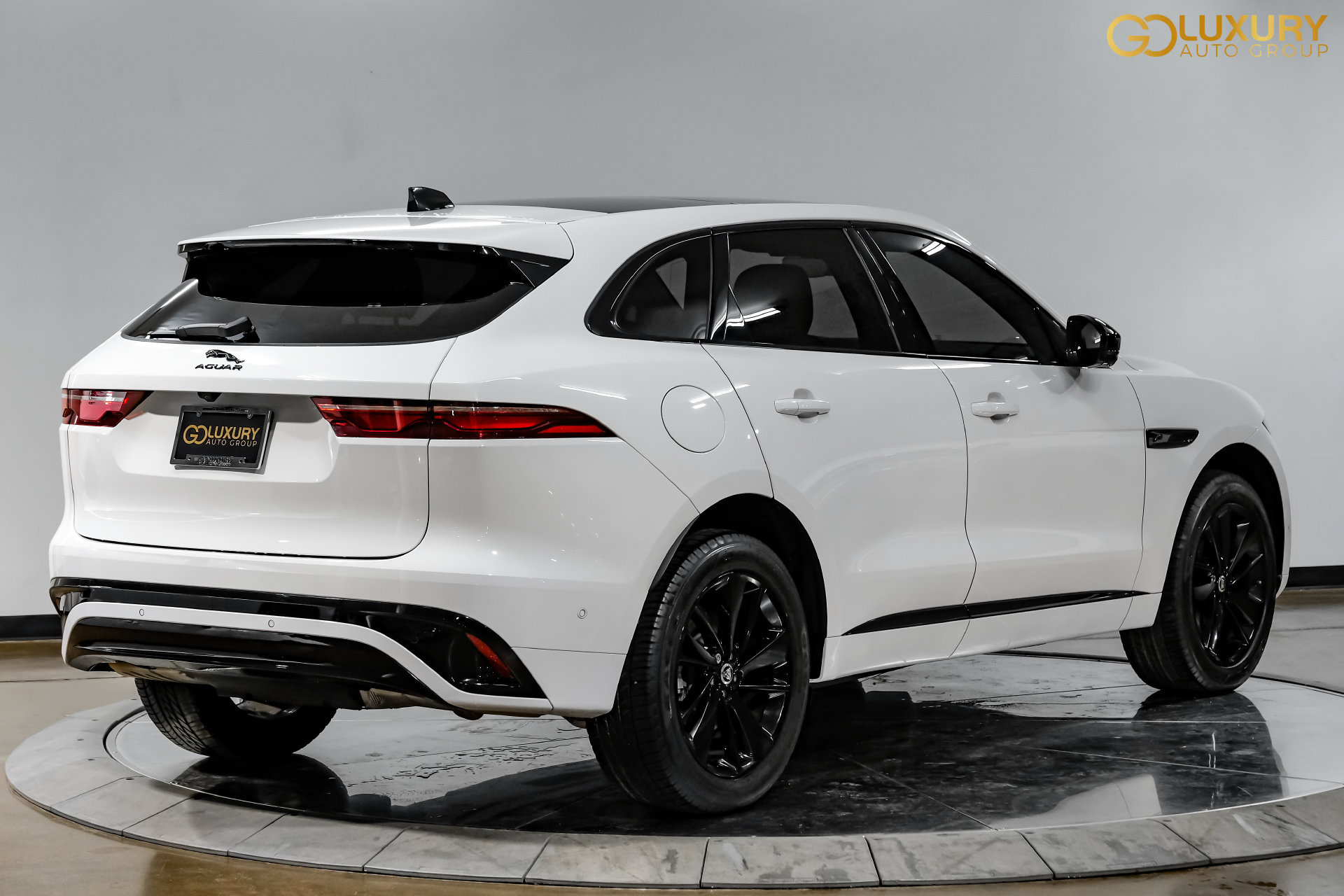 Used 2024 Jaguar F-PACE R-Dynamic S AWD/4WD image 10