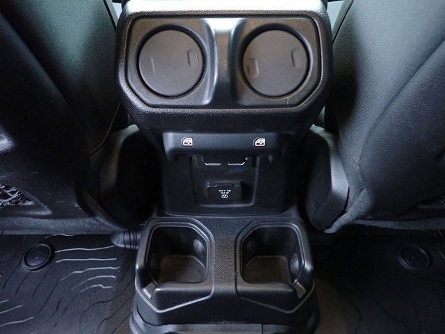 Used 2019 Jeep Wrangler Unlimited Rubicon w/ Steel Bumper Group image 18