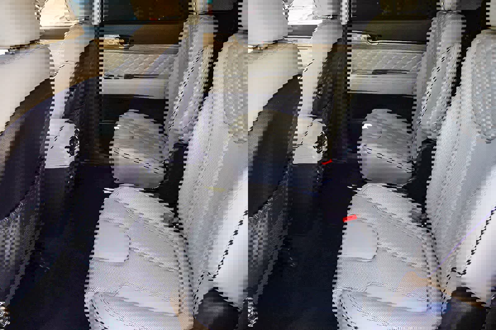 Used 2022 Hyundai Palisade Calligraphy w/ Cargo Package image 21