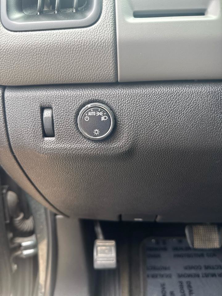 Used 2015 Chevrolet Colorado W/T RWD image 27