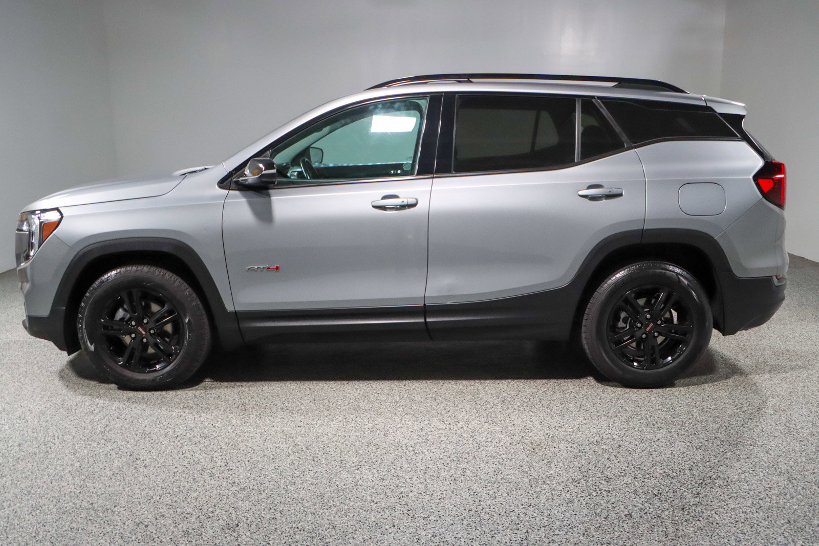 Used 2023 GMC Terrain AT4 image 10