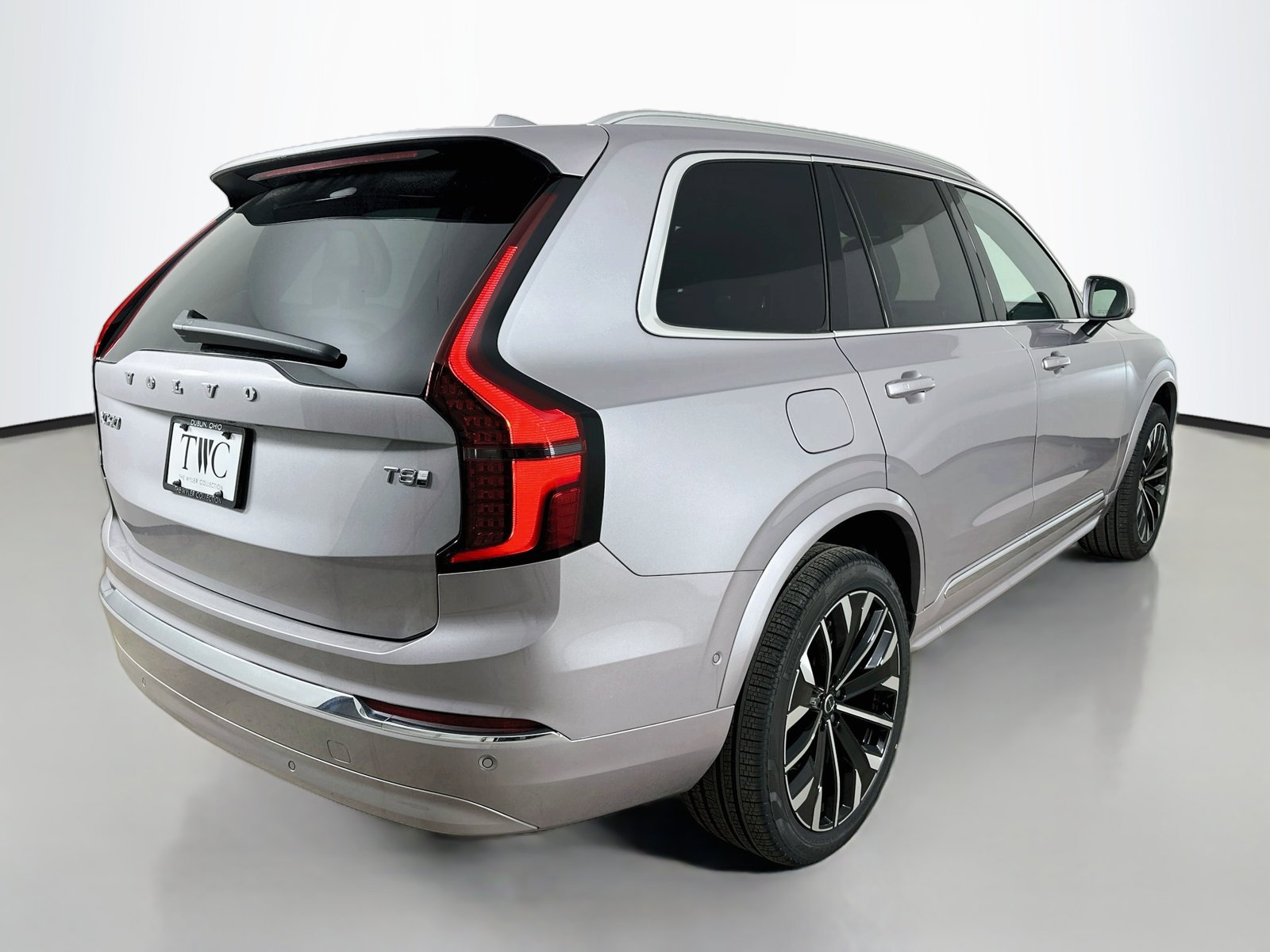 New 2026 Volvo XC90 T8 Plus w/ Protection Package AWD/4WD image 5