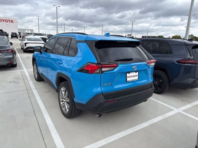 Used 2021 Toyota RAV4 XLE Premium FWD image 6