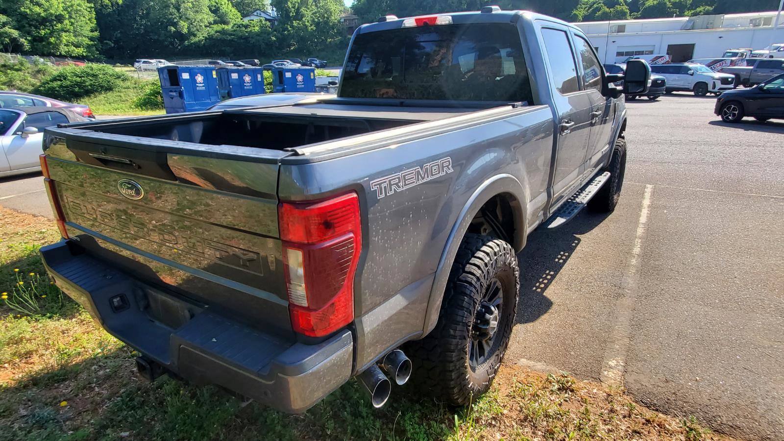 Used 2022 Ford F350 Lariat w/ Tremor Off-Road Package AWD/4WD image 9