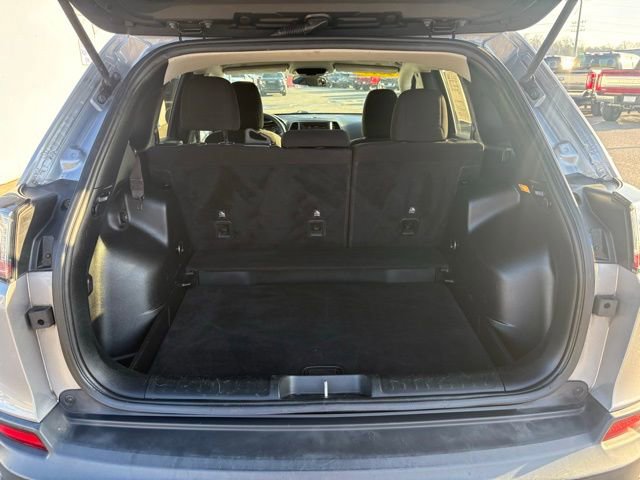 Used 2019 Jeep Cherokee Latitude w/ Popular Appearance Group image 28