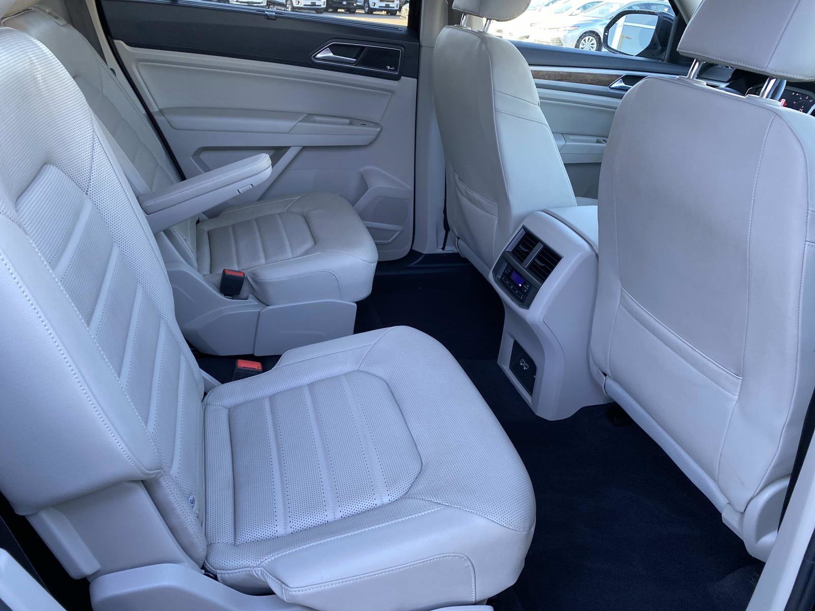 Used 2019 Volkswagen Atlas SEL Premium image 25