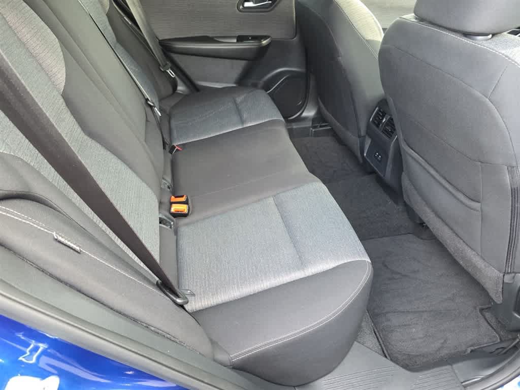 Used 2023 Nissan Rogue SV AWD/4WD image 12
