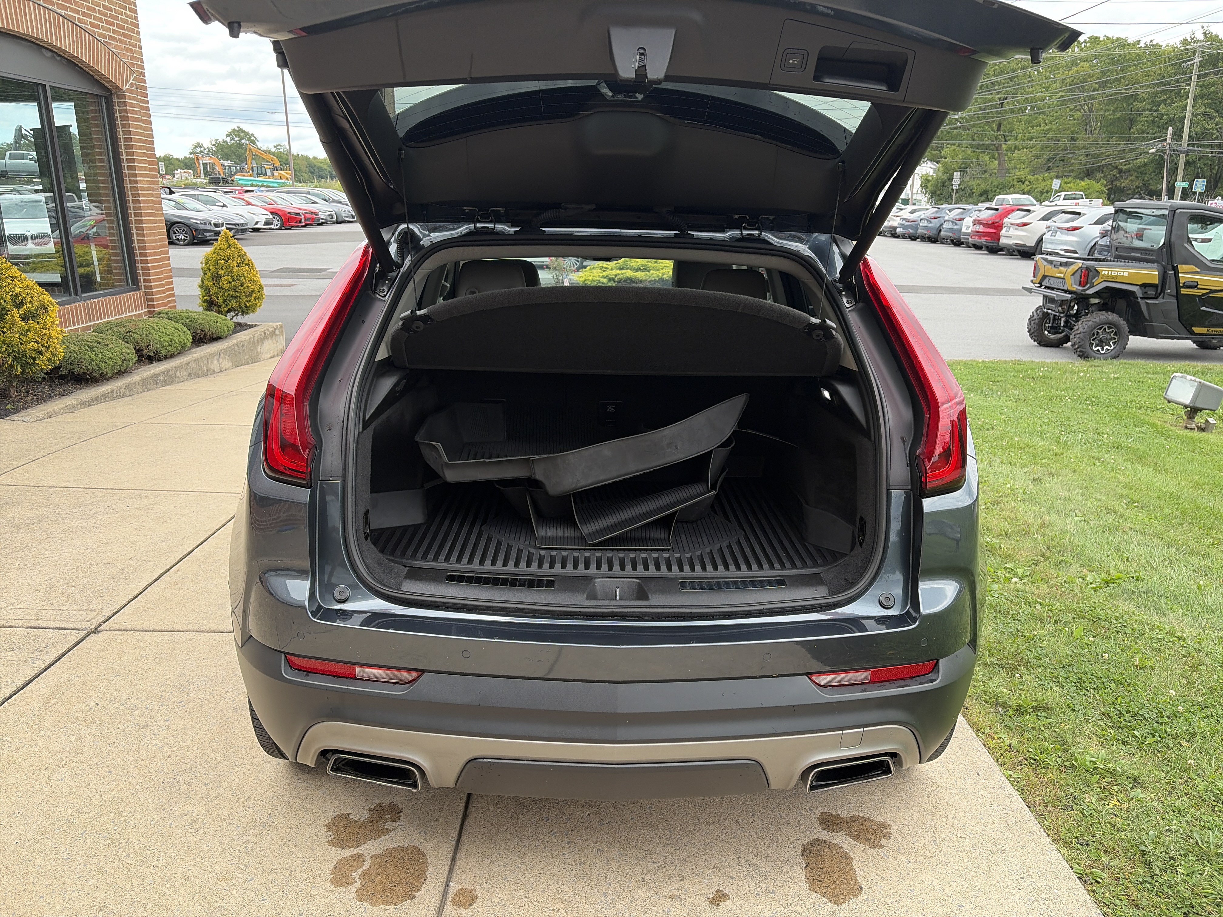 Used 2019 Cadillac XT4 Premium Luxury w/ Enhanced Visibility Package AWD/4WD image 5