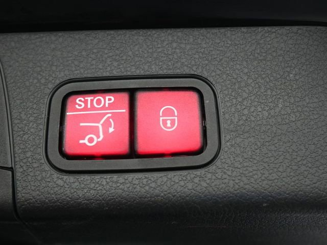 Used 2021 Mercedes-Benz GLB 250 image 16