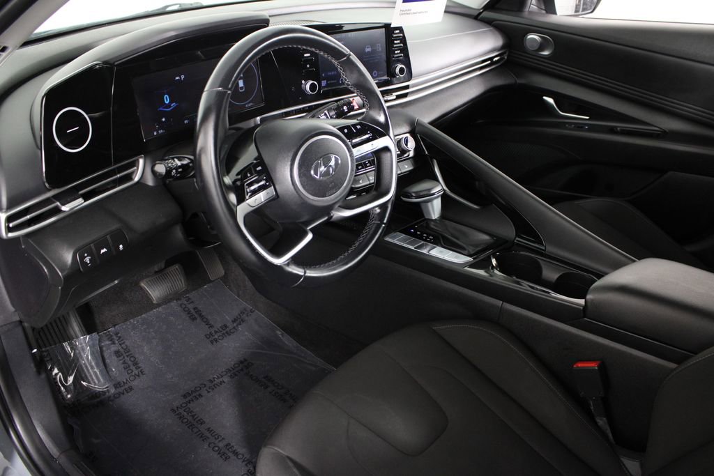 Certified 2022 Hyundai Elantra SEL w/ Convenience Package FWD image 19
