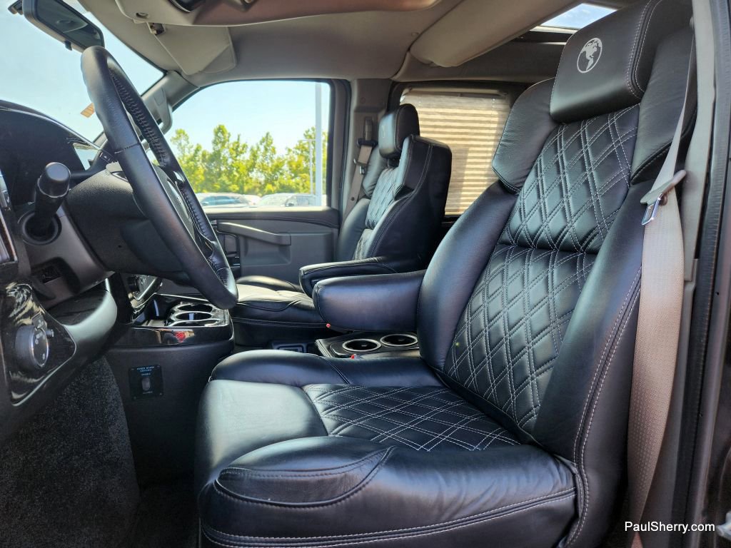 Used 2023 GMC Savana 2500 image 28