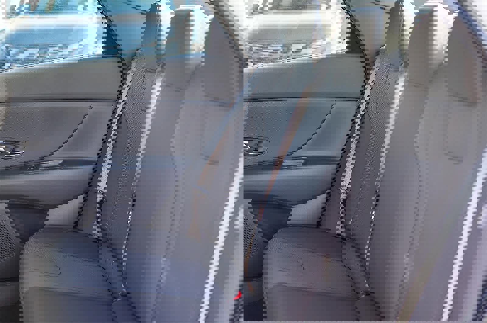 New 2025 Hyundai Elantra SE w/ Cargo Package image 21