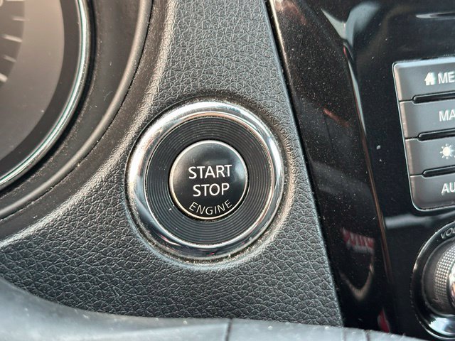 Used 2020 Nissan Rogue SV w/ Sun & Sound Touring Package AWD/4WD image 34