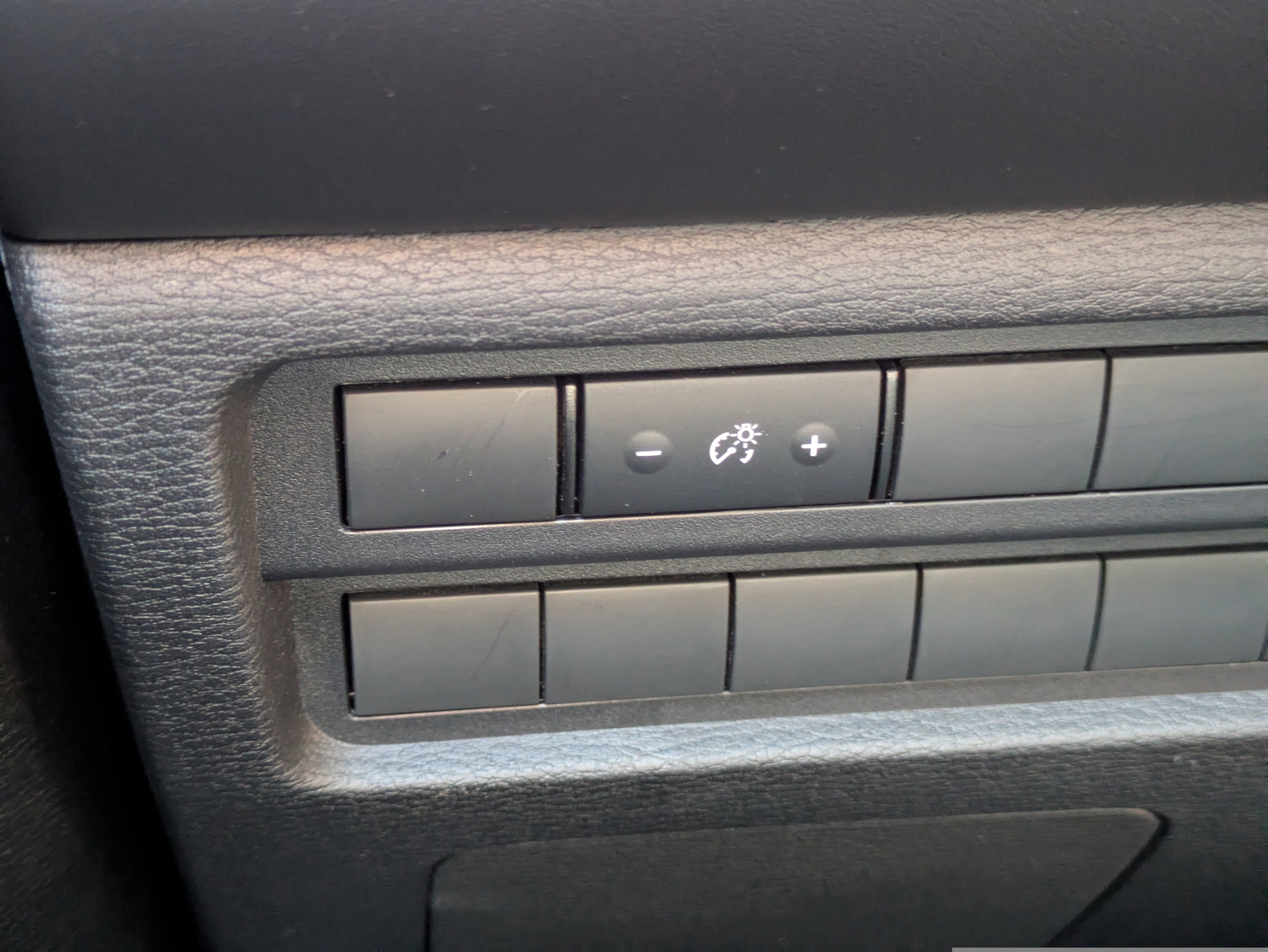 Used 2025 Mitsubishi Outlander SE image 16