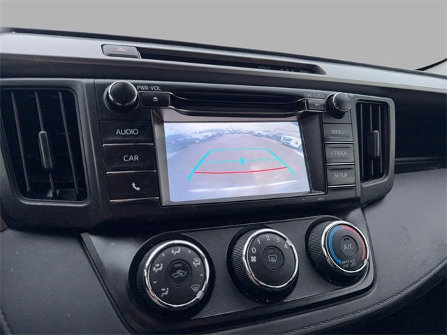 Used 2018 Toyota RAV4 LE image 18