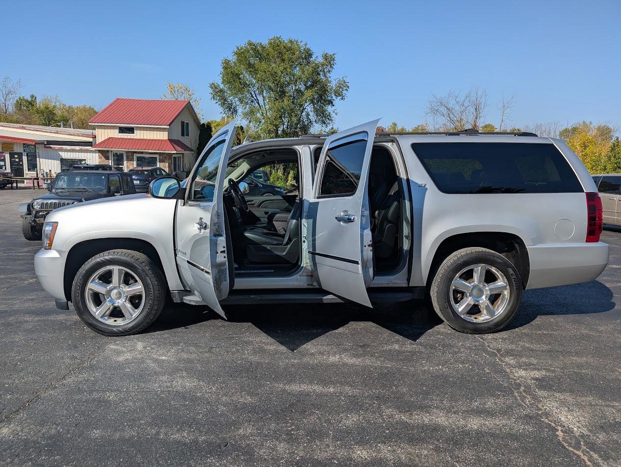 Used 2013 Chevrolet Suburban LTZ AWD/4WD image 5