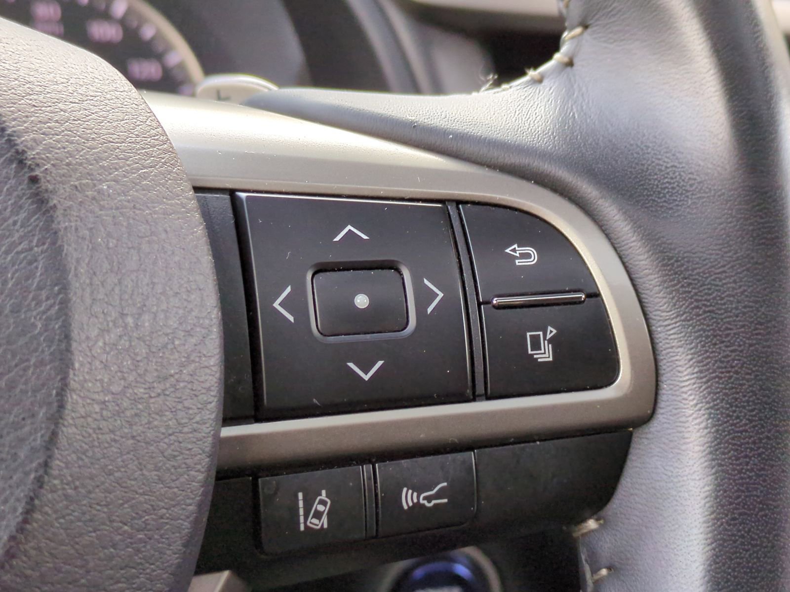 Used 2022 Lexus RX 450h AWD w/ Premium Package image 31