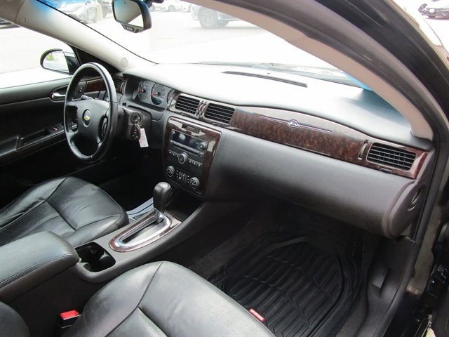 Used 2012 Chevrolet Impala LTZ FWD image 15