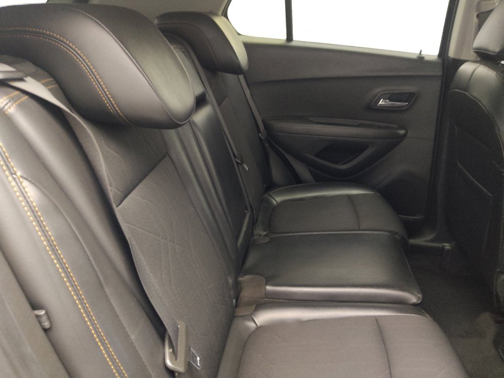 Used 2019 Chevrolet Trax LT w/ LT Convenience Package FWD image 19