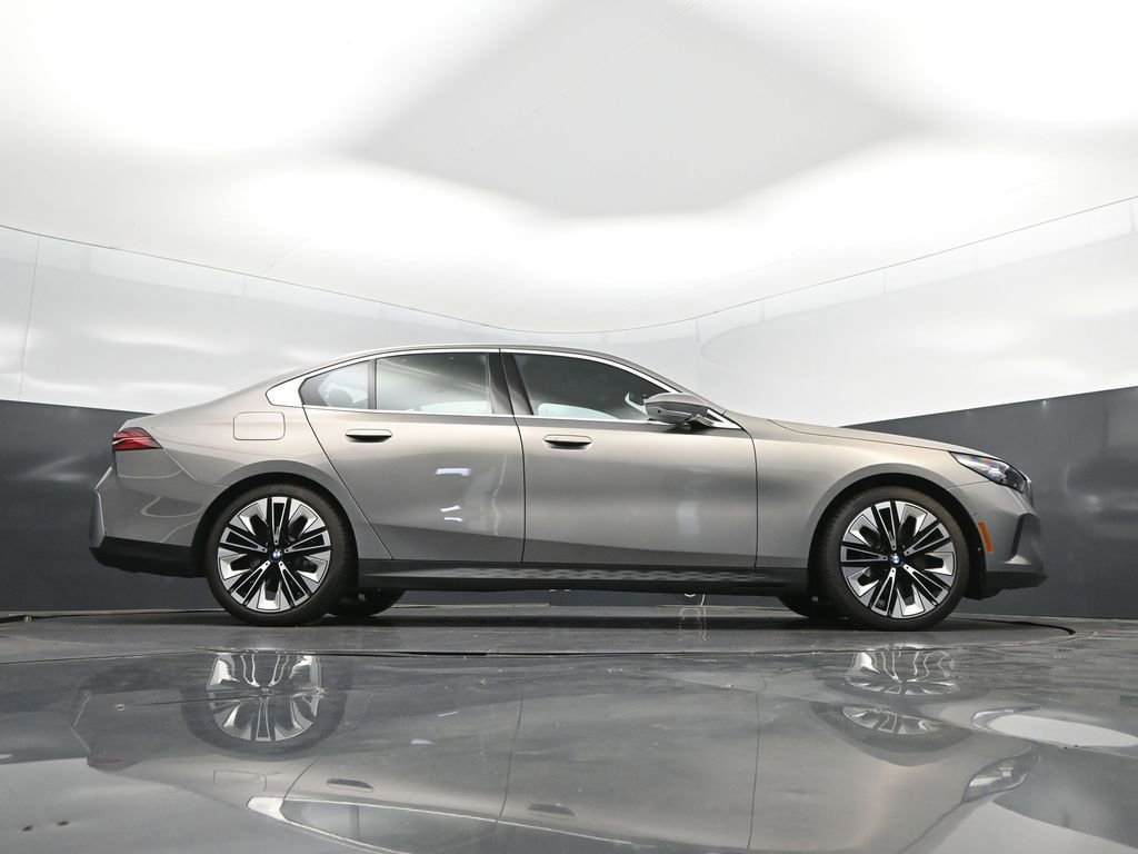Certified 2026 BMW 530i RWD image 44