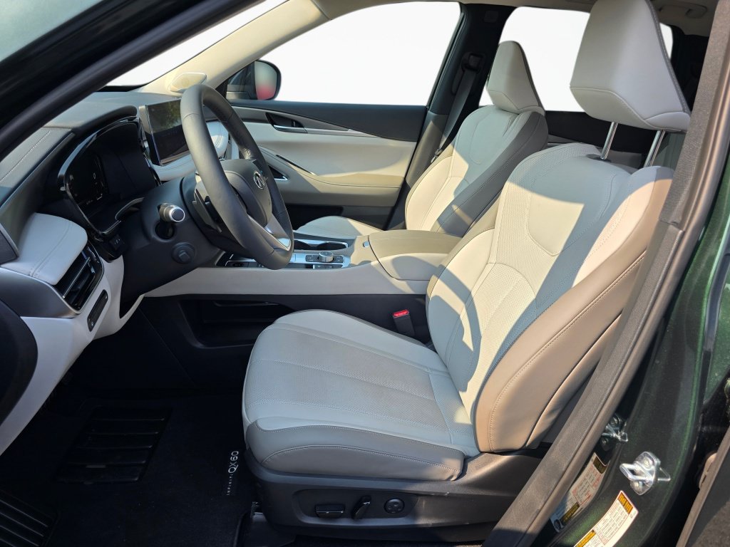 New 2026 INFINITI QX60 Luxe w/ Cargo Package AWD/4WD image 12