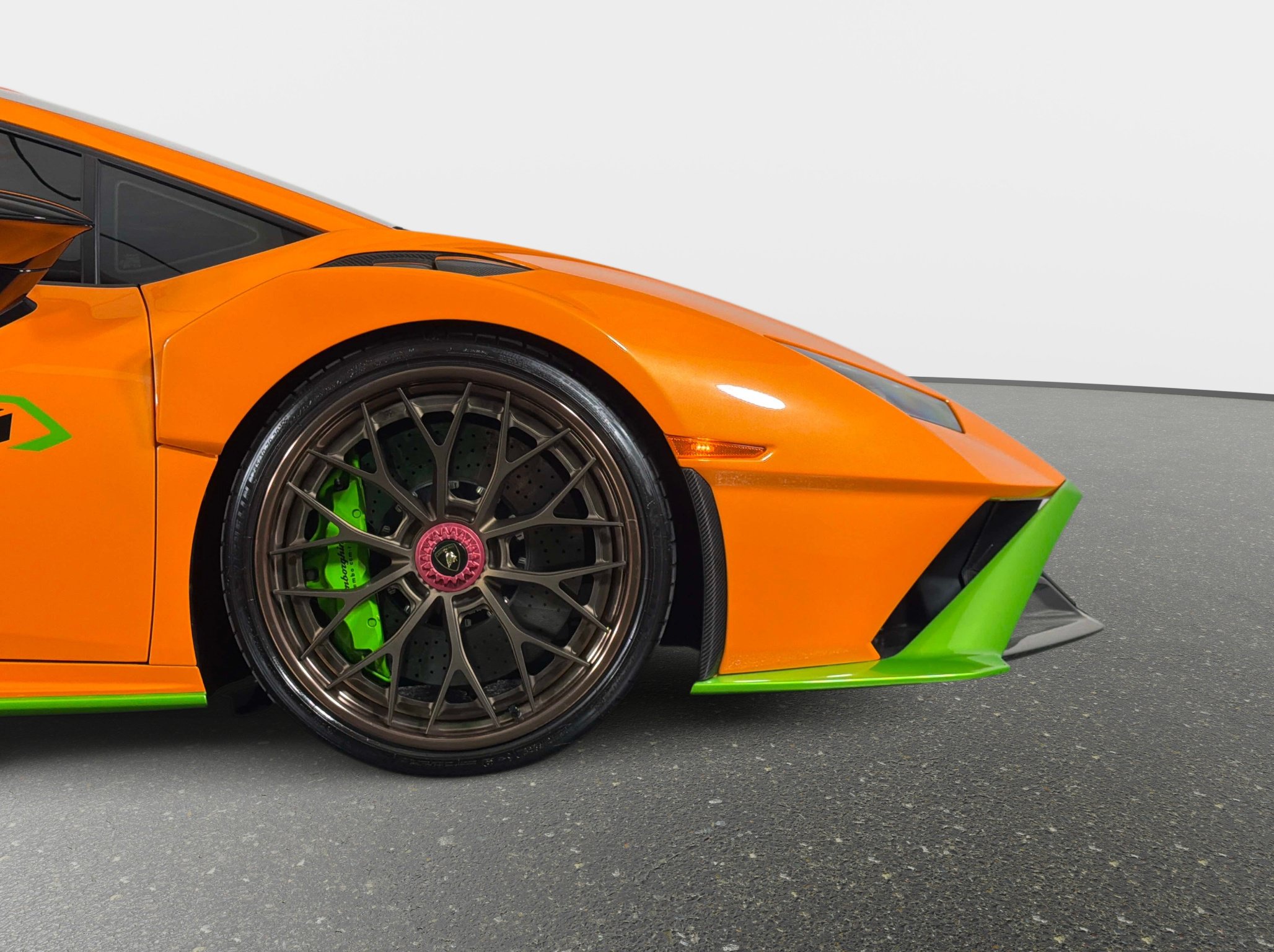 Used 2022 Lamborghini Huracan STO RWD image 4