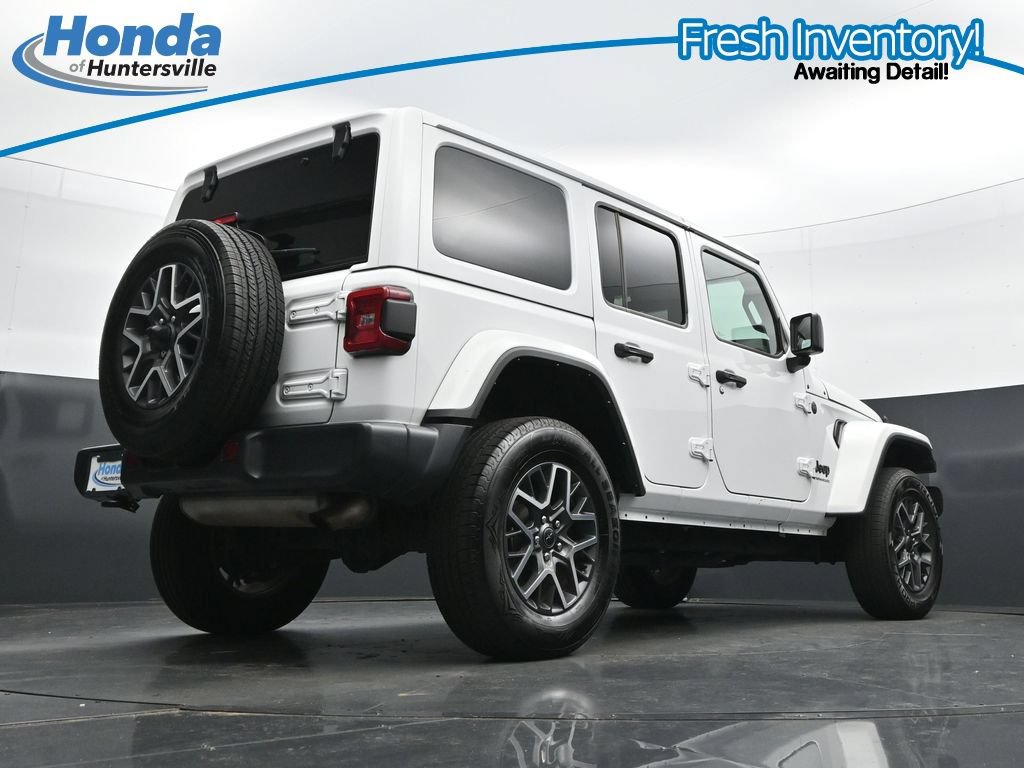Used 2025 Jeep Wrangler Unlimited Sahara AWD/4WD image 33