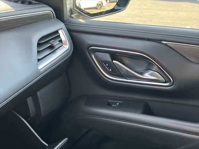 Used 2024 Chevrolet Suburban LT image 35