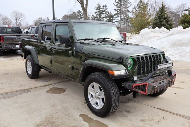 Used 2022 Jeep Gladiator Sport image 3