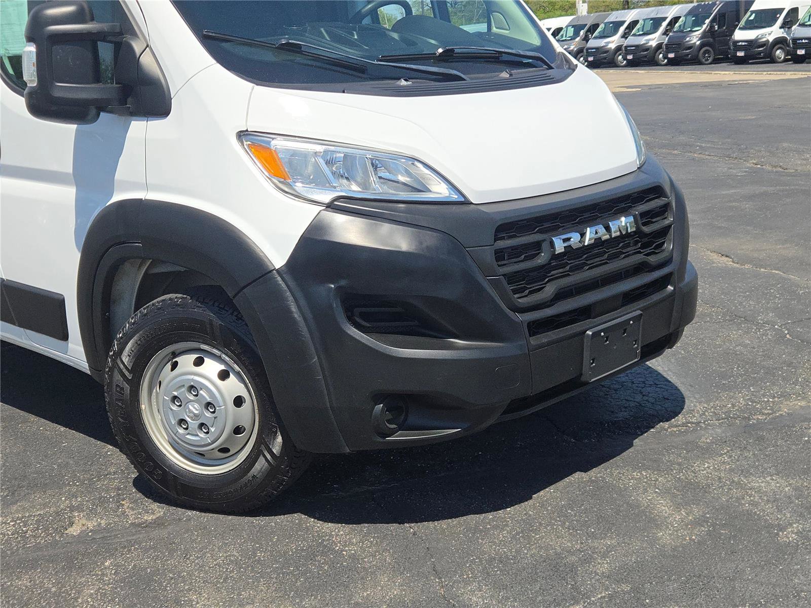 Used 2023 RAM ProMaster 2500 FWD image 2