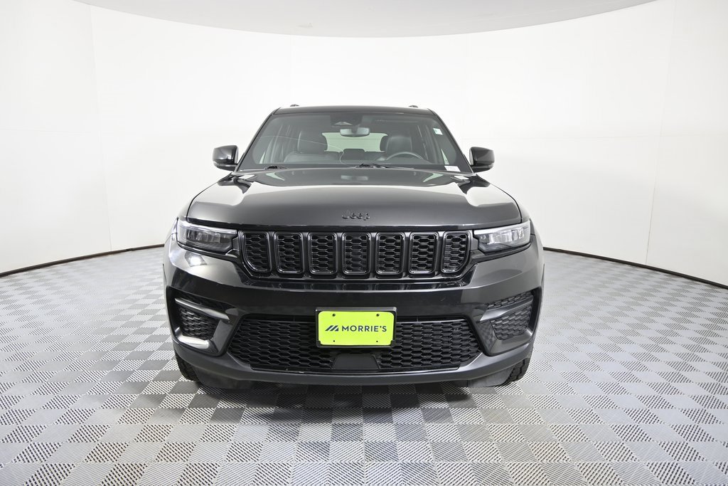 Used 2024 Jeep Grand Cherokee Altitude image 10