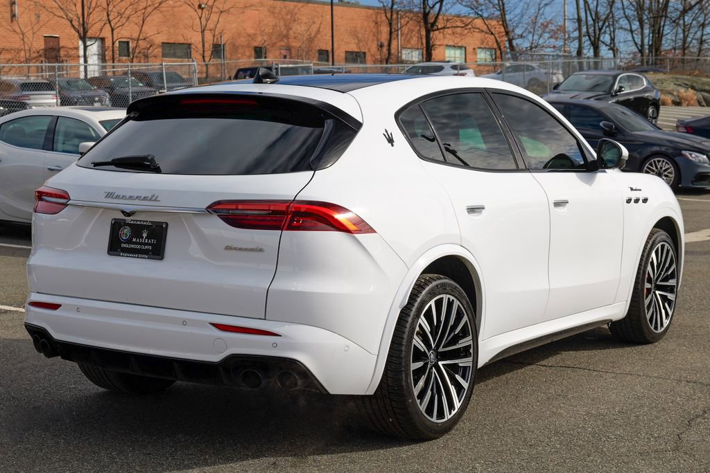 Certified 2023 Maserati Grecale Modena image 7