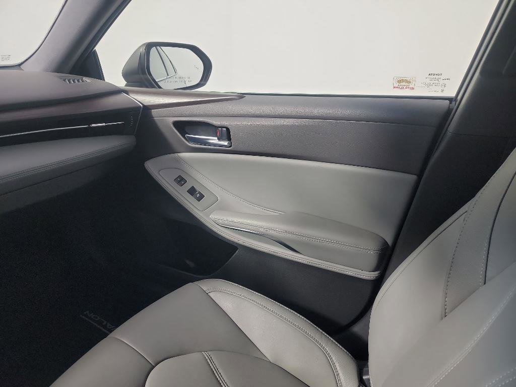 Used 2019 Toyota Avalon XLE w/ All Weather Liner Package image 20