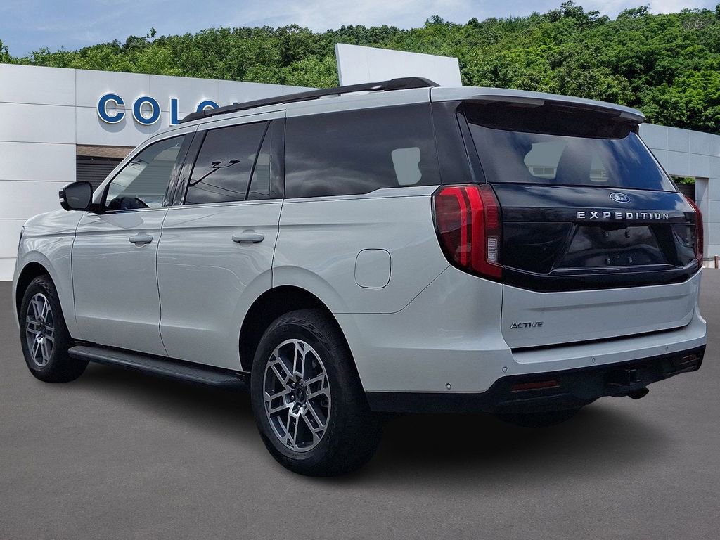 Certified 2025 Ford Expedition Active image 4