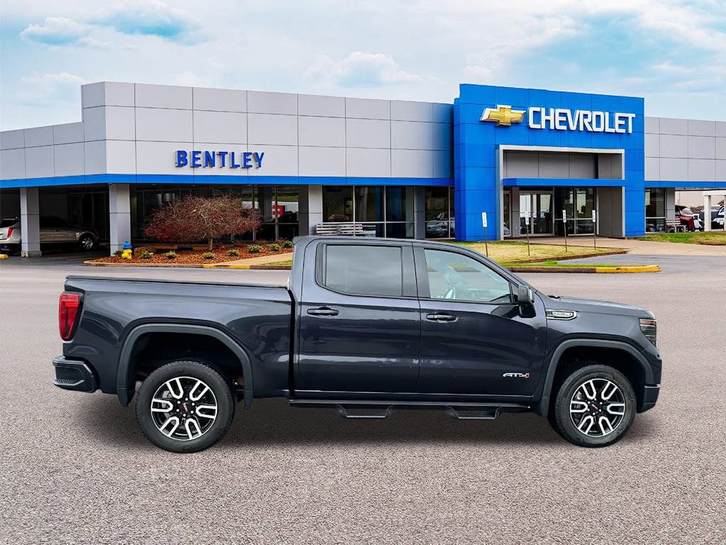 Used 2022 GMC Sierra 1500 AT4 w/ AT4 Premium Package image 6