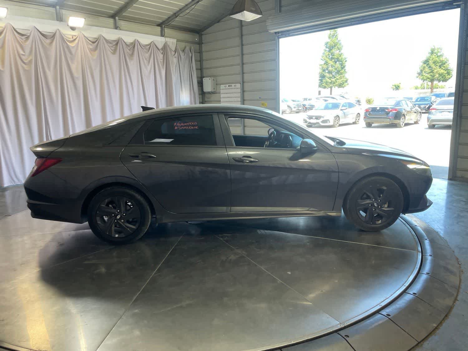 Used 2022 Hyundai Elantra SEL FWD image 4
