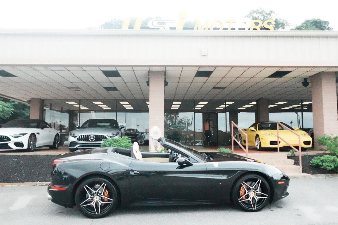 Used 2015 Ferrari California T RWD image 8