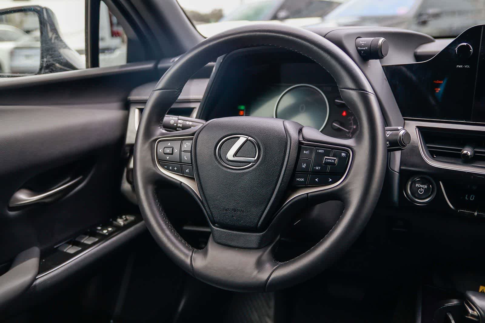 Used 2024 Lexus UX 250h FWD image 15