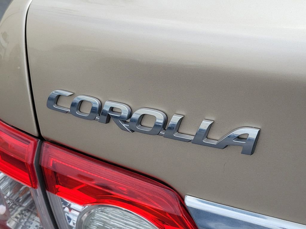 Used 2013 Toyota Corolla LE image 9
