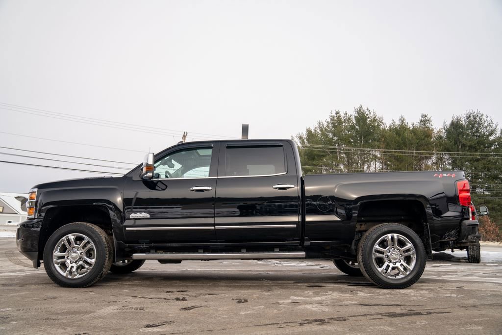 Used 2019 Chevrolet Silverado 2500 High Country w/ Duramax Plus Package image 3