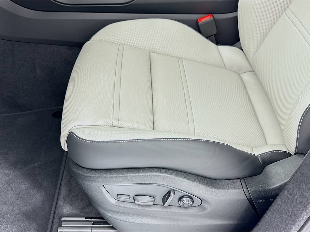 New 2026 Porsche Cayenne Coupe AWD/4WD image 14